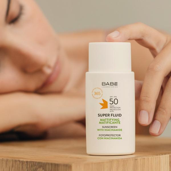 BABE Super Fluid Fotoprotector Solar Matificante SPF 50 50 ML